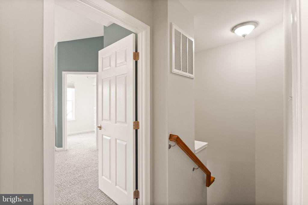 7015 TREK WAY