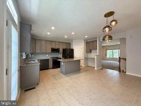 7015 TREK WAY