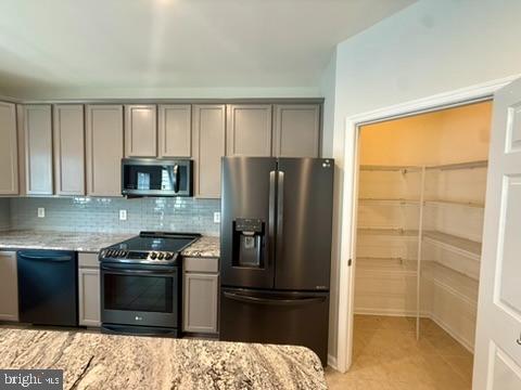 7015 TREK WAY