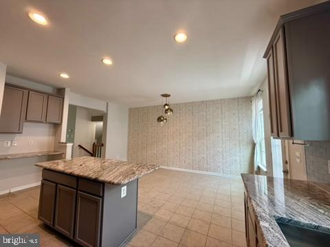 7015 TREK WAY