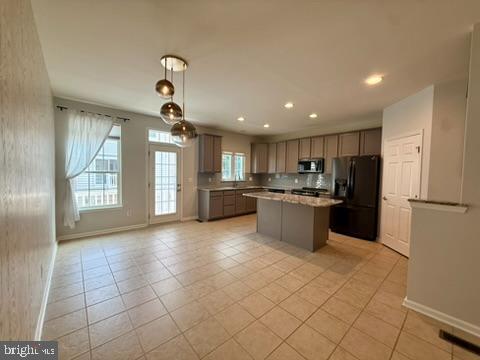 7015 TREK WAY