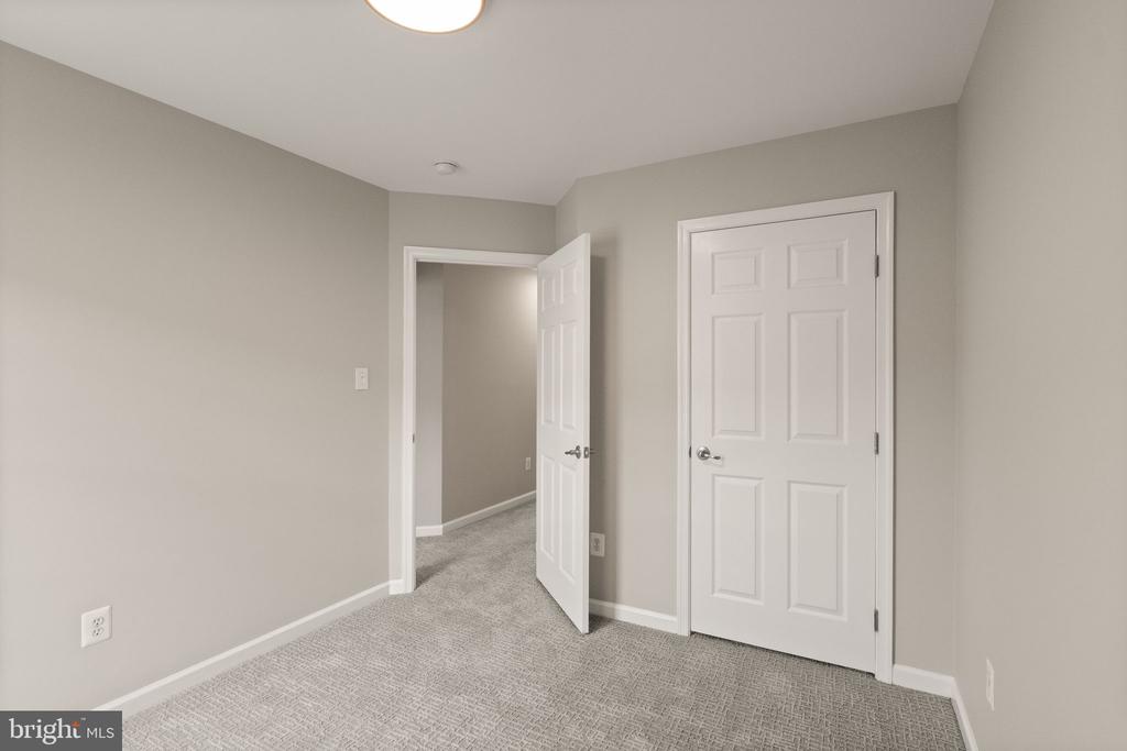 7015 TREK WAY