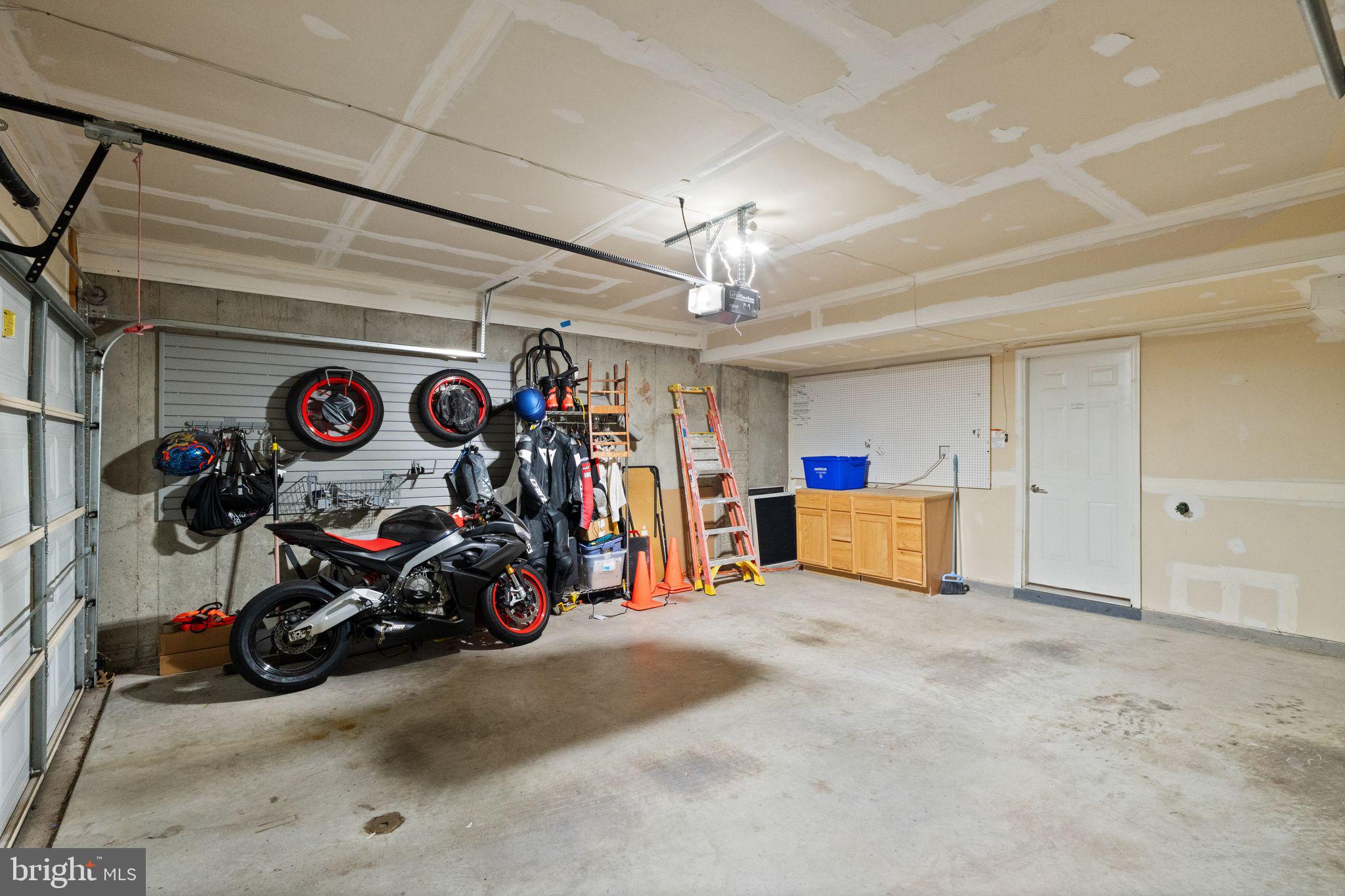 7015 TREK WAY