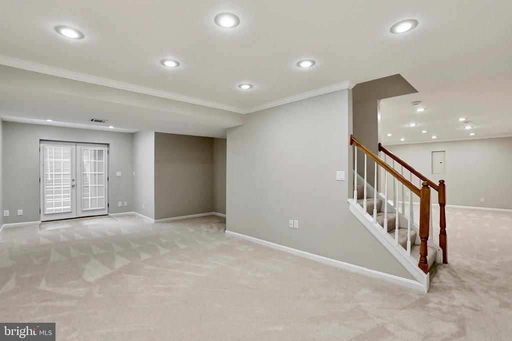 8007 STATION ROAD