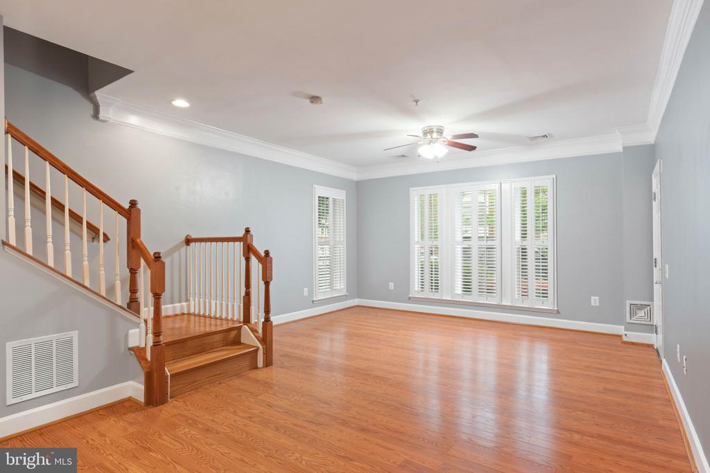 2392 BROOKMOOR LANE