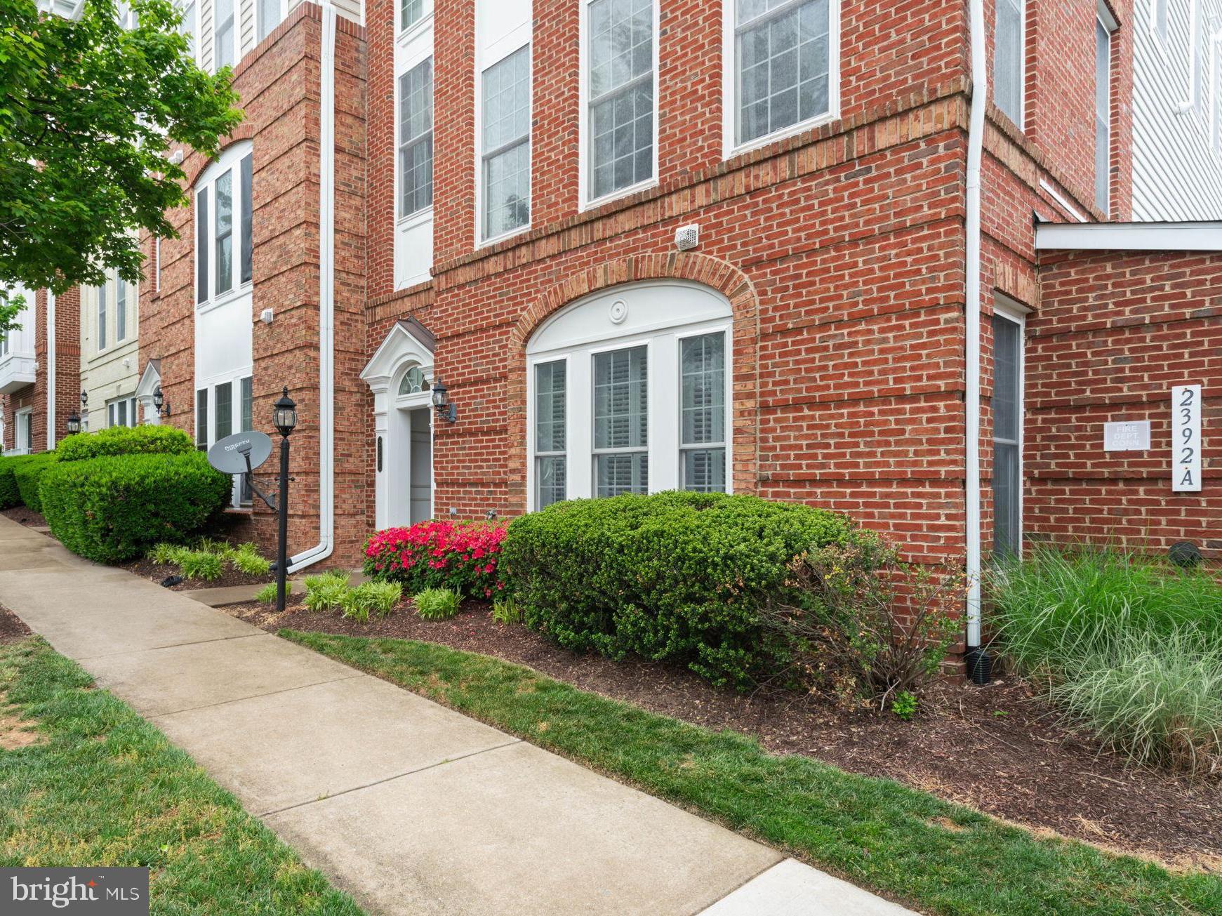 2392 BROOKMOOR LANE