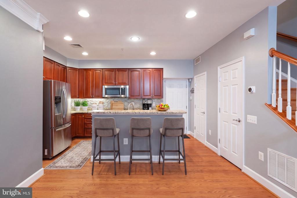 2392 BROOKMOOR LANE