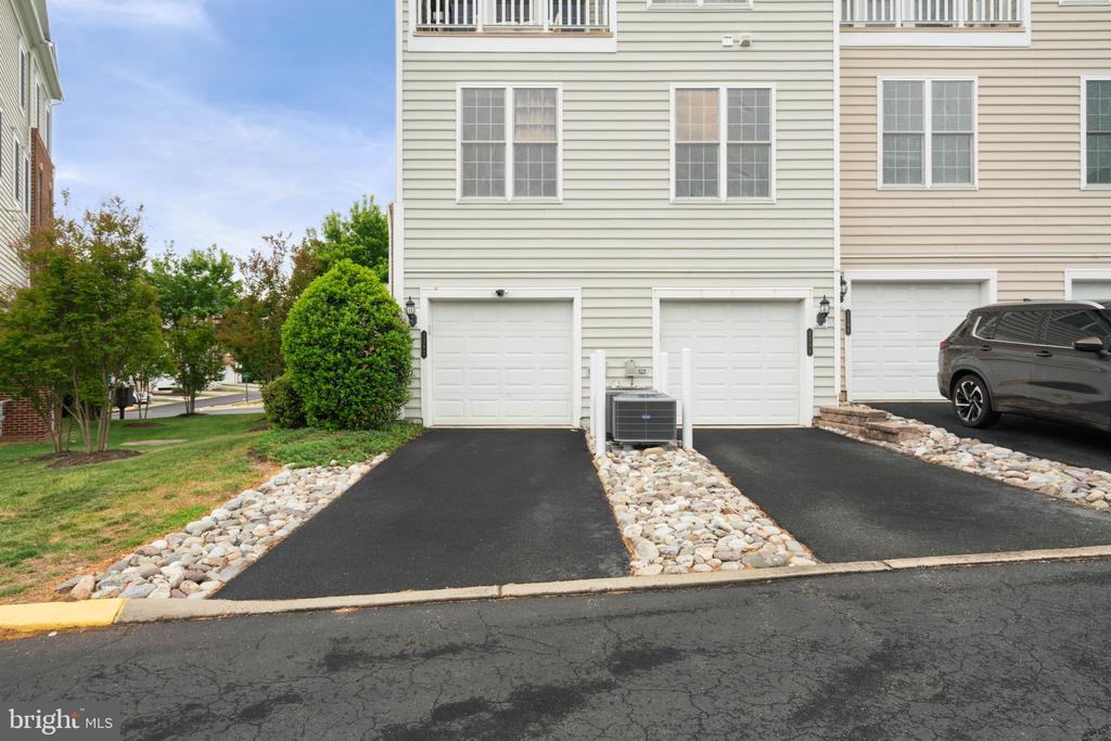 2392 BROOKMOOR LANE