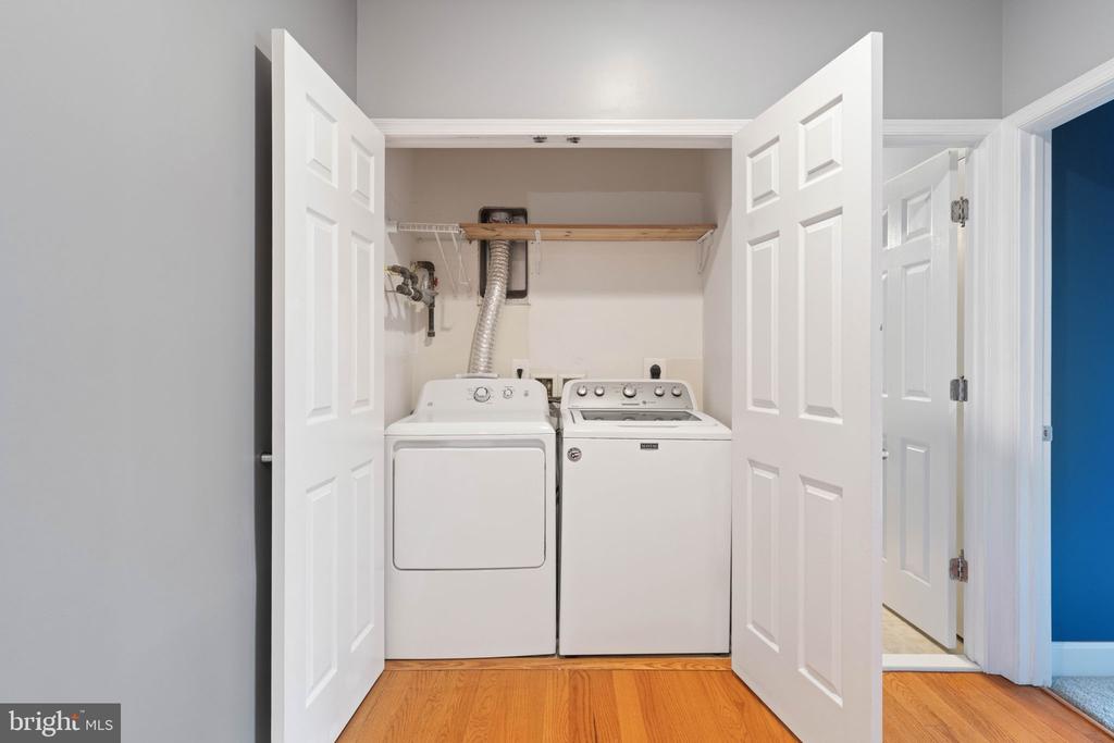 2392 BROOKMOOR LANE