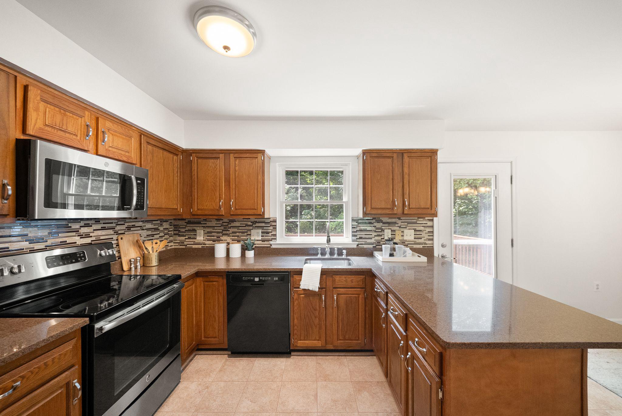15325 WATERS EDGE COURT