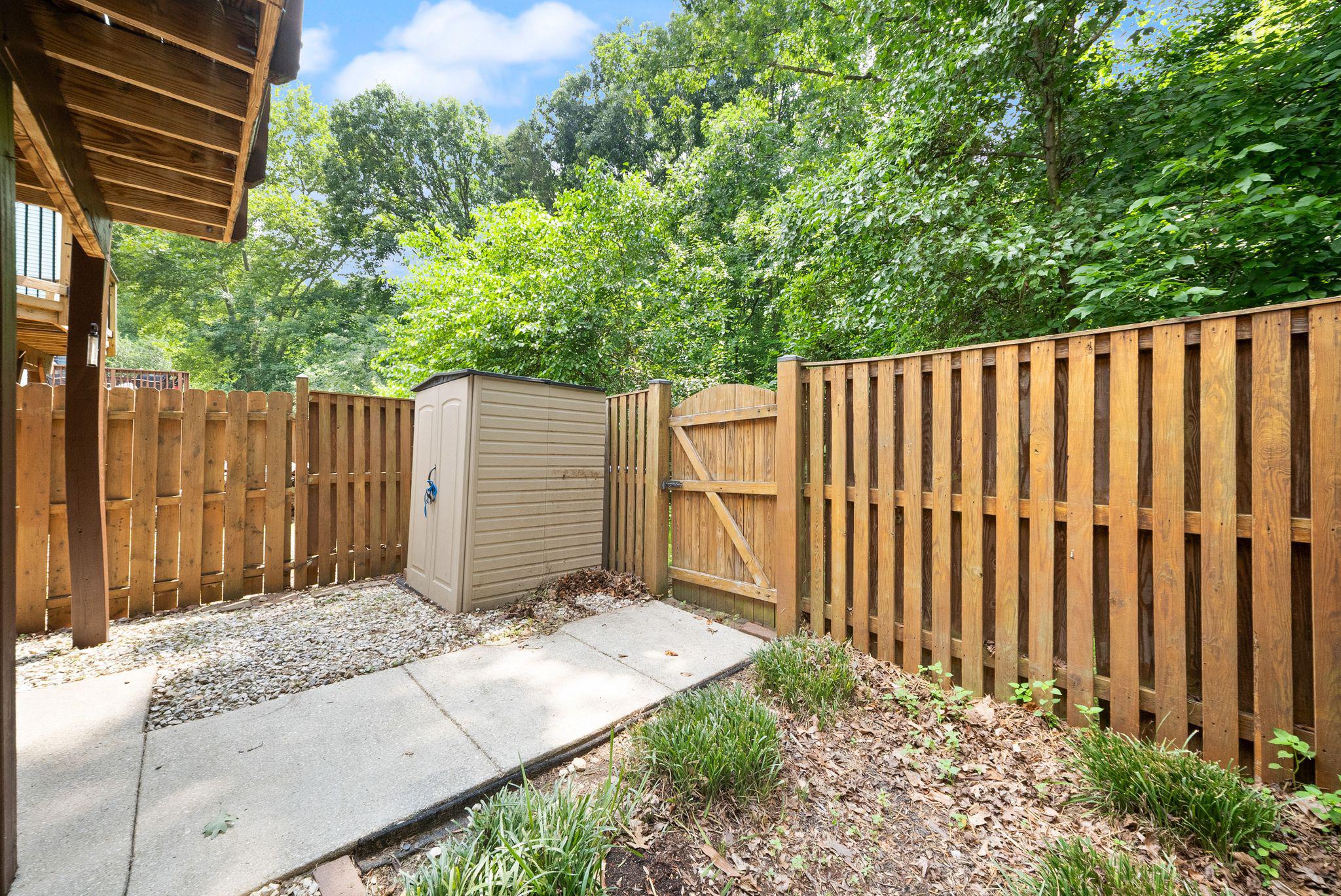 15325 WATERS EDGE COURT
