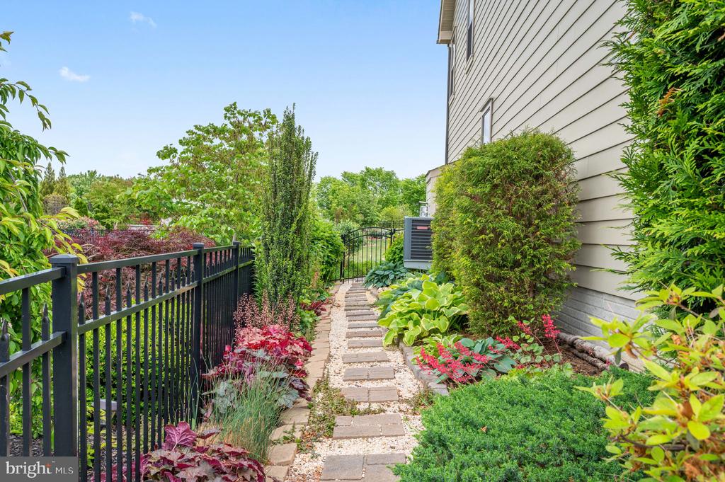 2505 SWEET CLOVER COURT