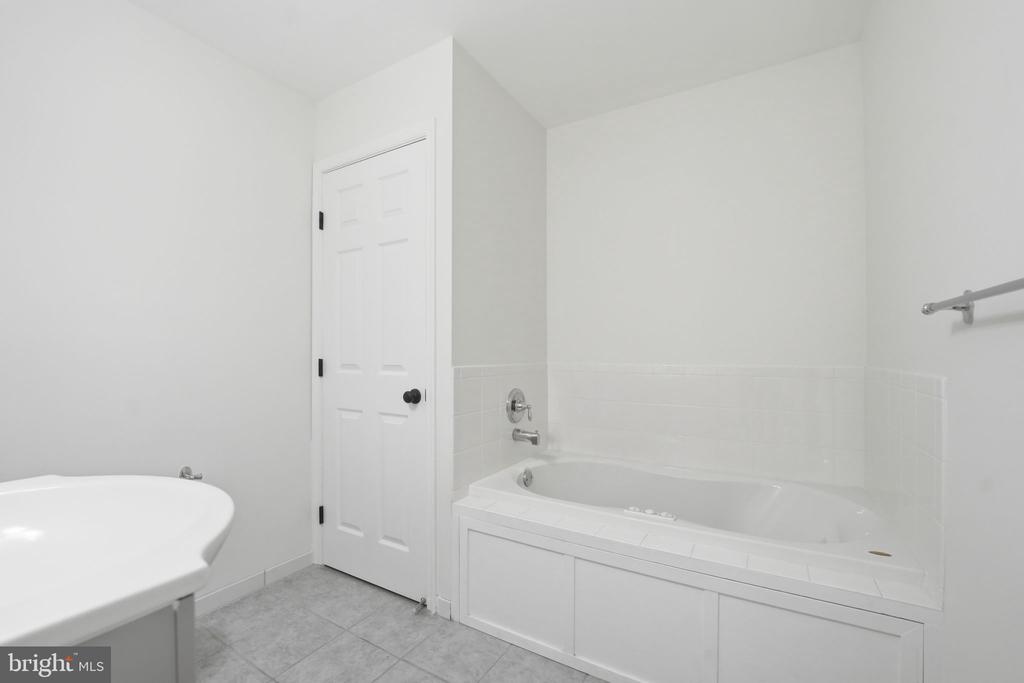 16818 FRANCIS WEST LANE