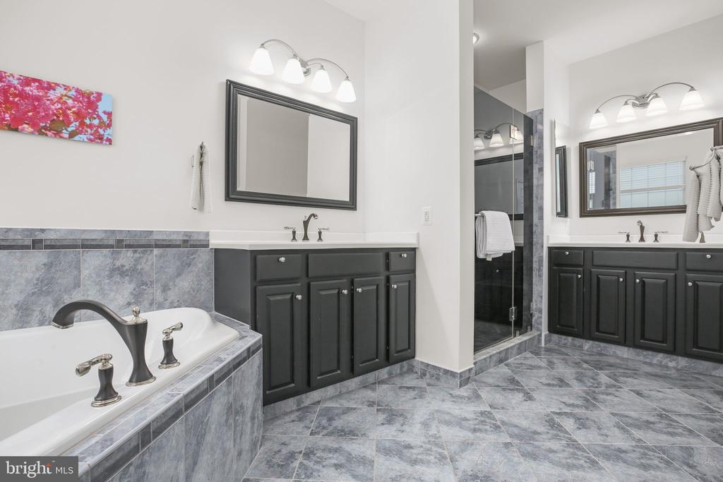 3944 SOLSTICE LANE