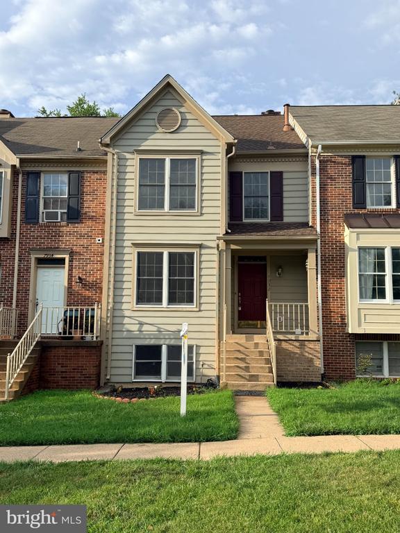 7932 BLUE GRAY CIRCLE
