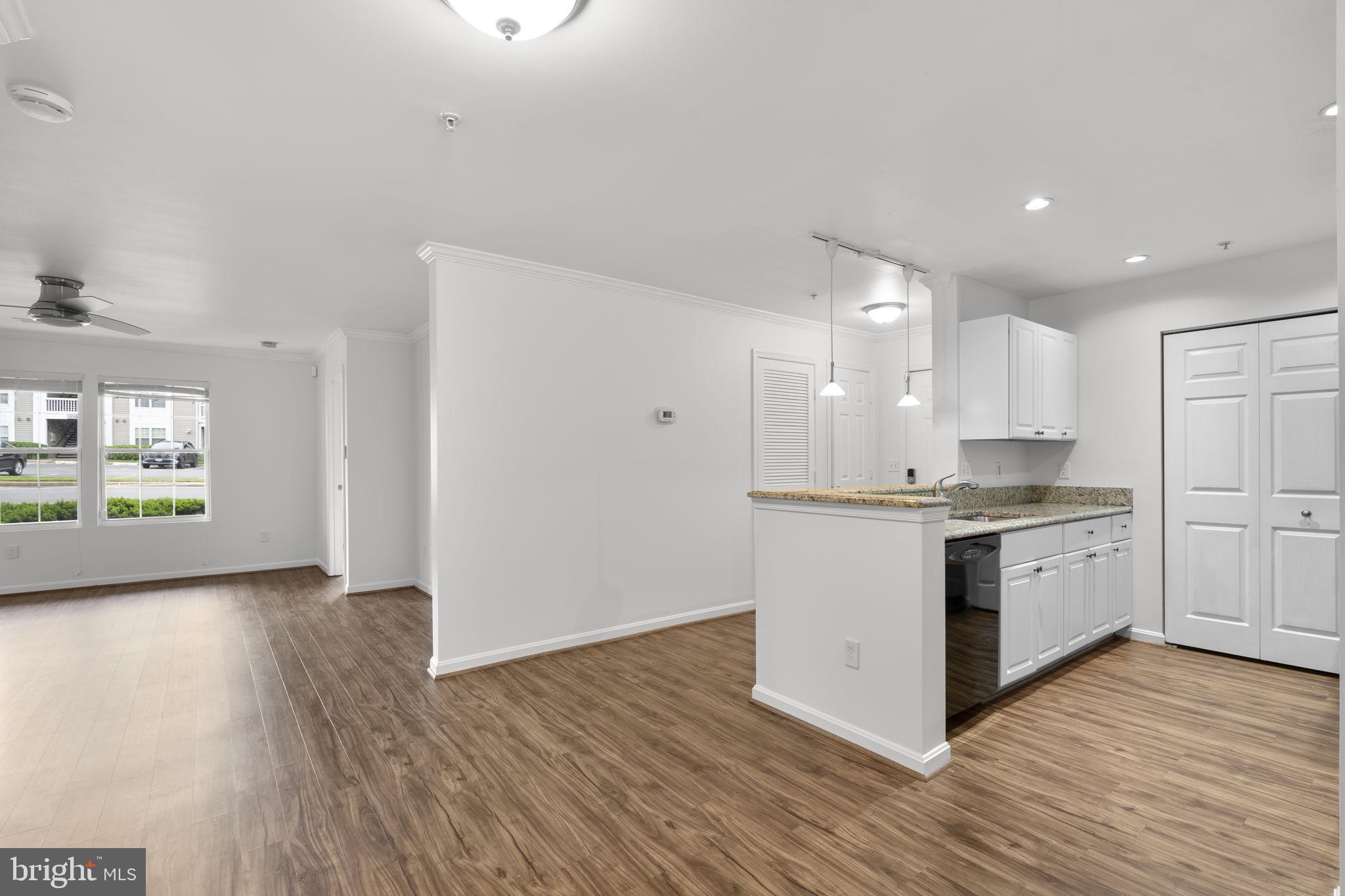 14162 CUDDY LOOP