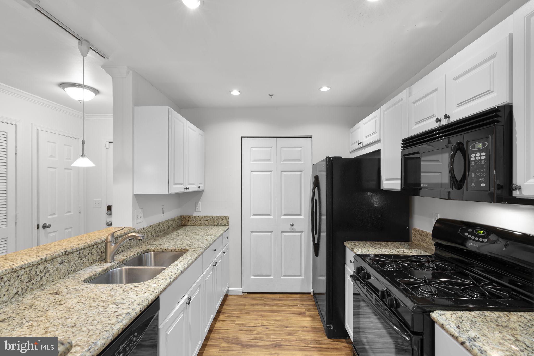 14162 CUDDY LOOP