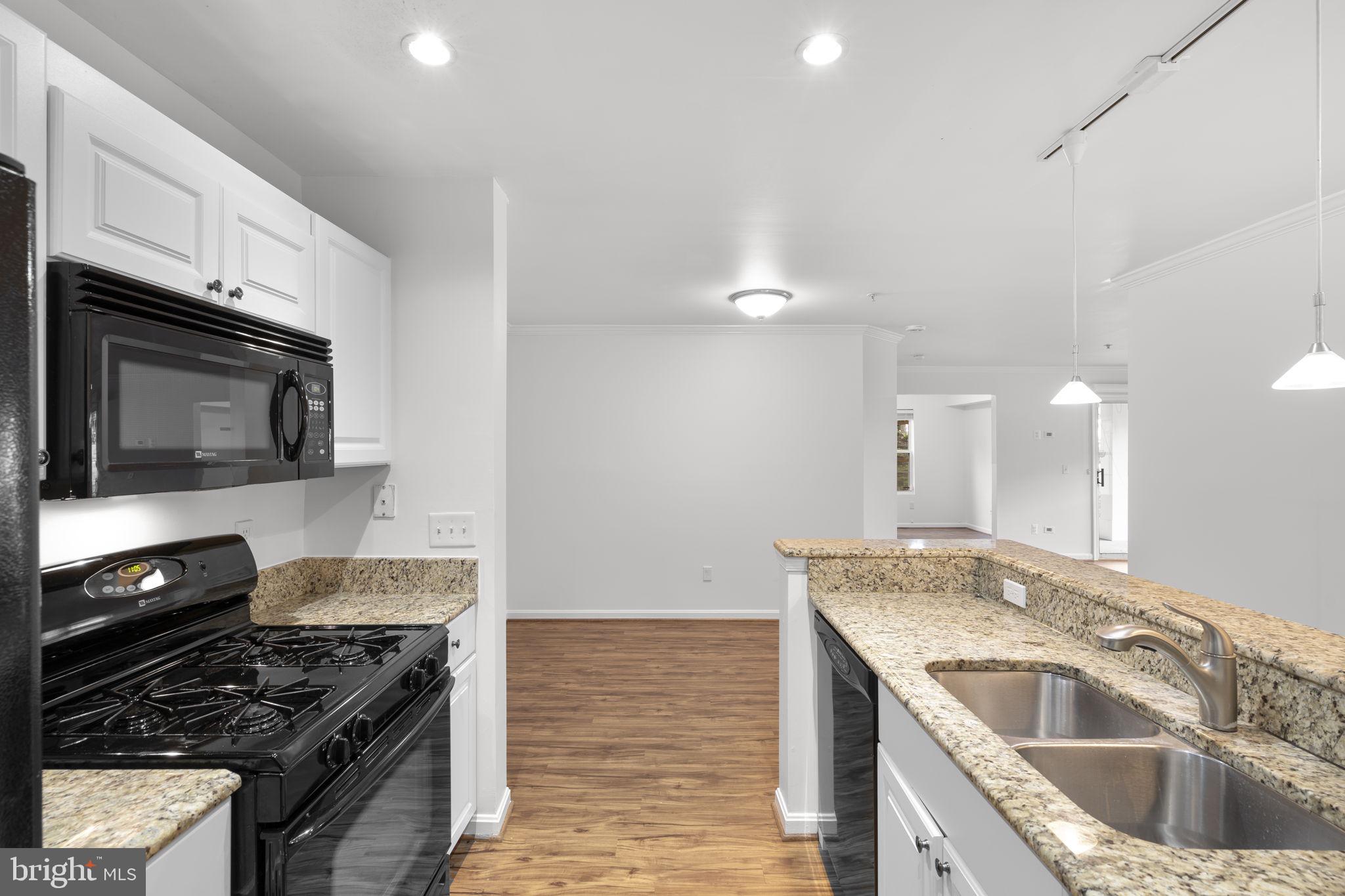 14162 CUDDY LOOP