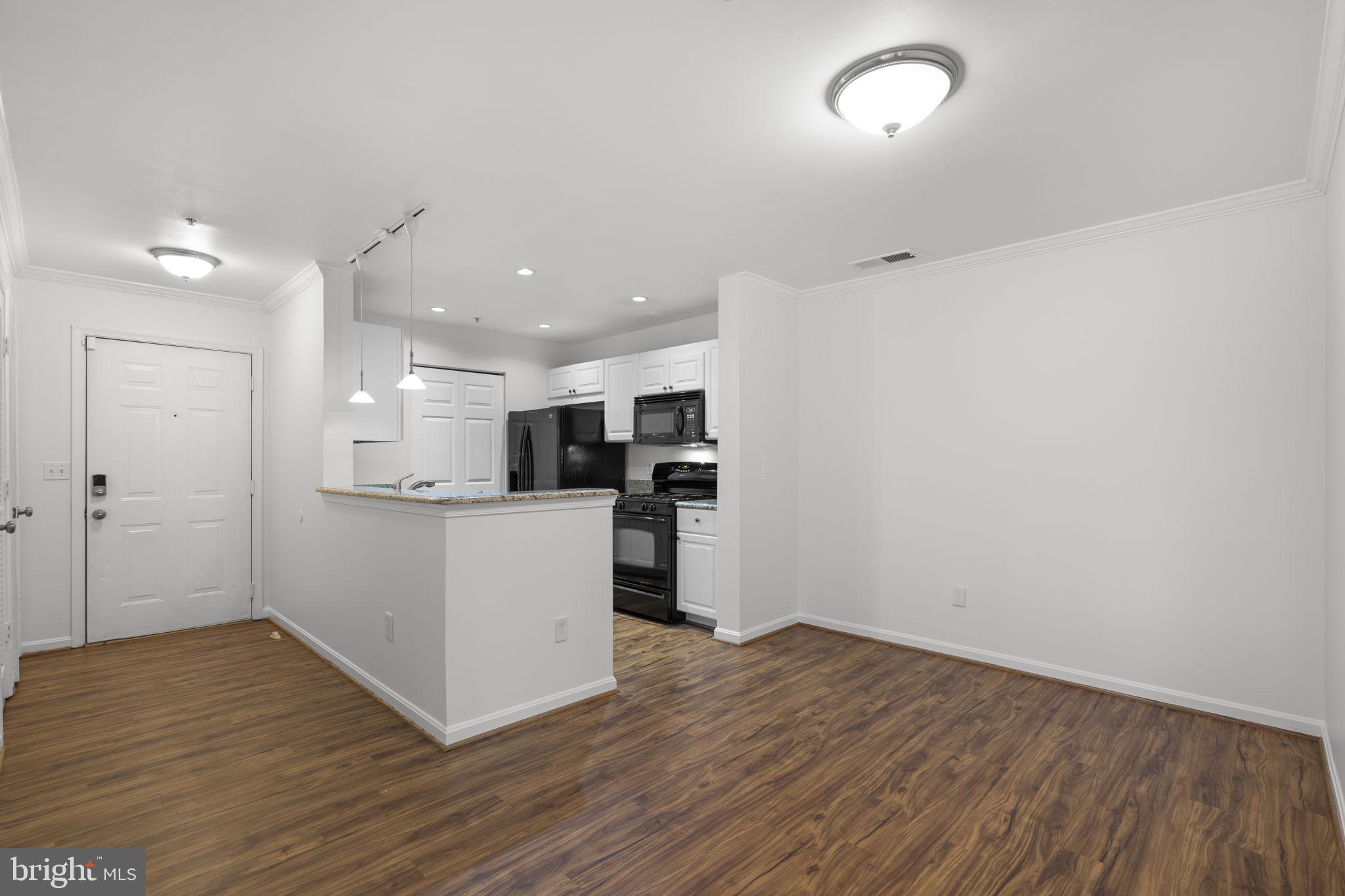 14162 CUDDY LOOP
