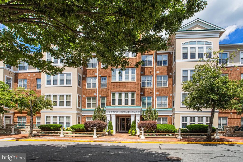 440 BELMONT BAY DRIVE 404