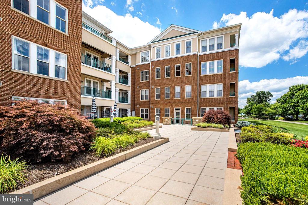 440 BELMONT BAY DRIVE 404