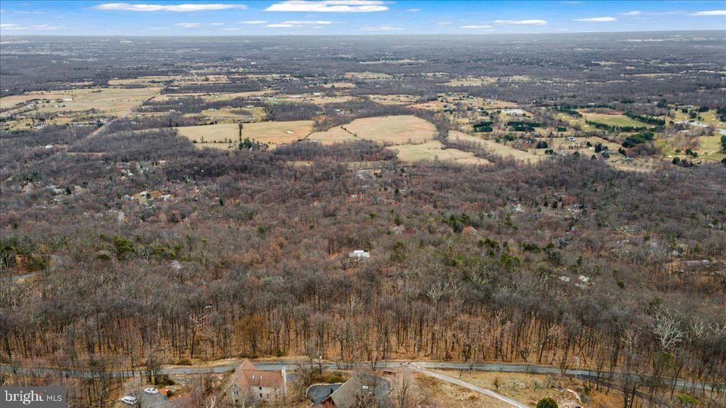 2621 LOOKOUT ROAD