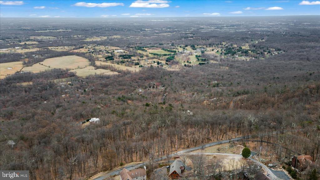 2621 LOOKOUT ROAD