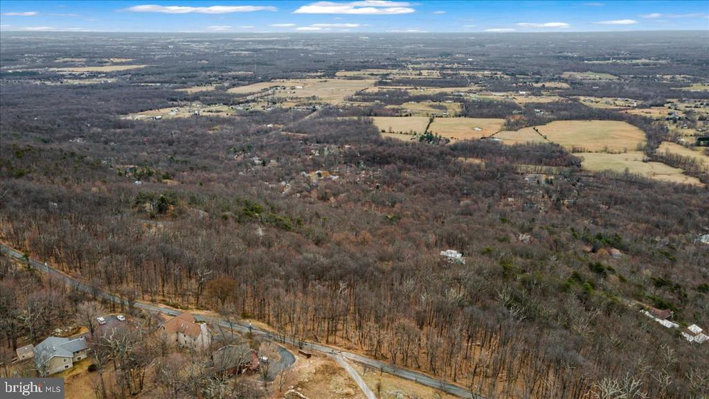 2621 LOOKOUT ROAD