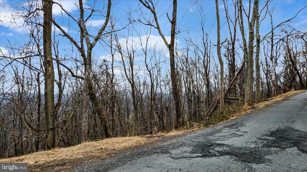 2625 LOOKOUT ROAD