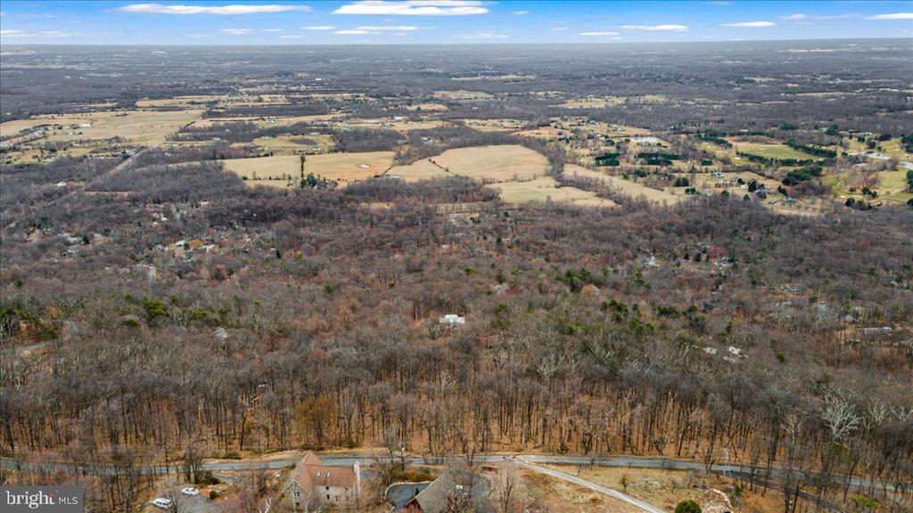 2625 LOOKOUT ROAD