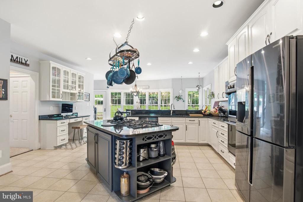 5528 ROAN CHAPEL DRIVE