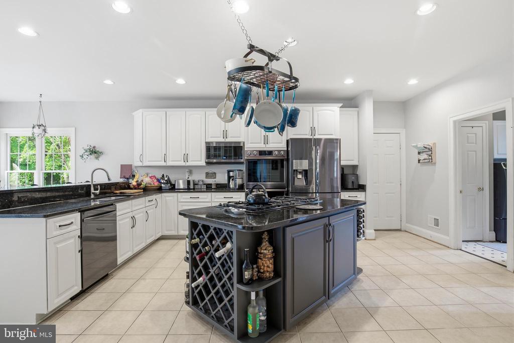 5528 ROAN CHAPEL DRIVE