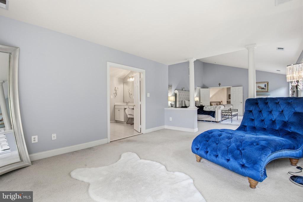 5528 ROAN CHAPEL DRIVE