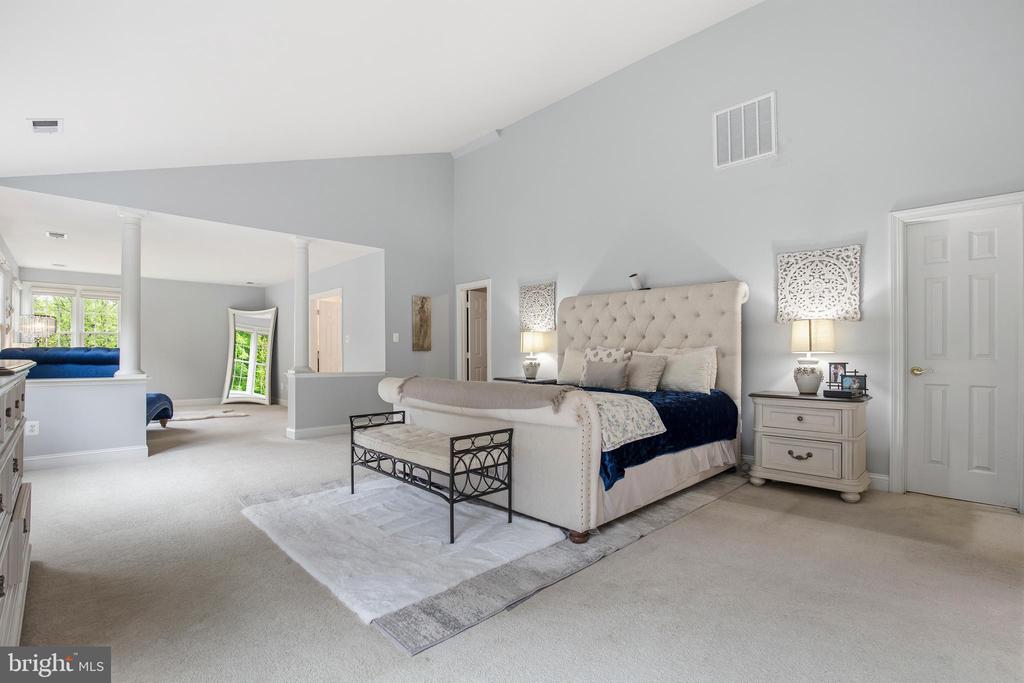 5528 ROAN CHAPEL DRIVE