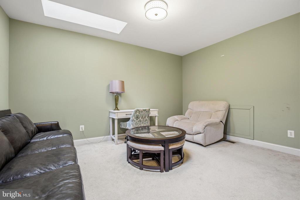 5528 ROAN CHAPEL DRIVE