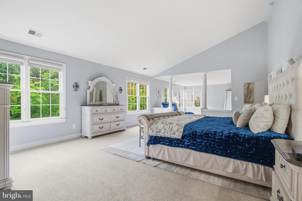 5528 ROAN CHAPEL DRIVE