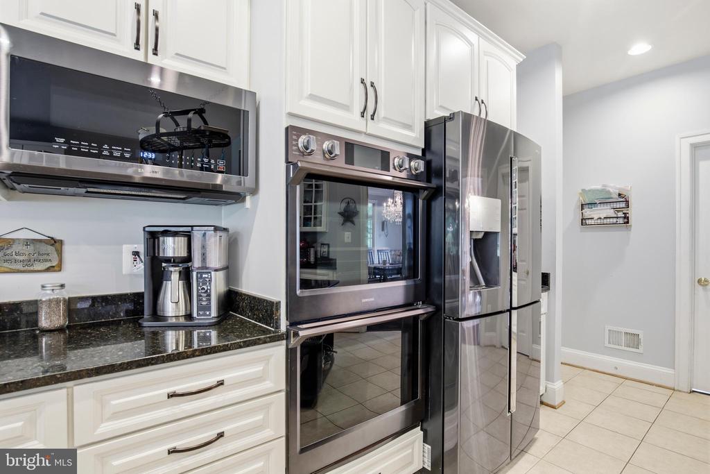 5528 ROAN CHAPEL DRIVE