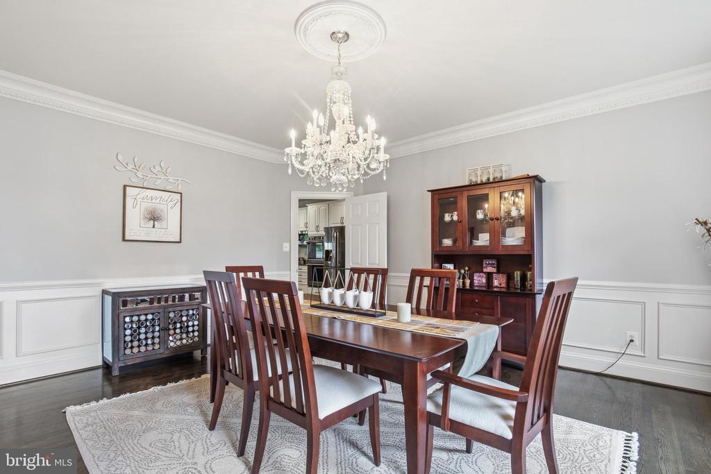 5528 ROAN CHAPEL DRIVE
