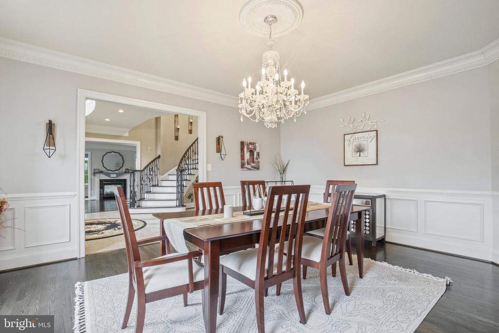 5528 ROAN CHAPEL DRIVE