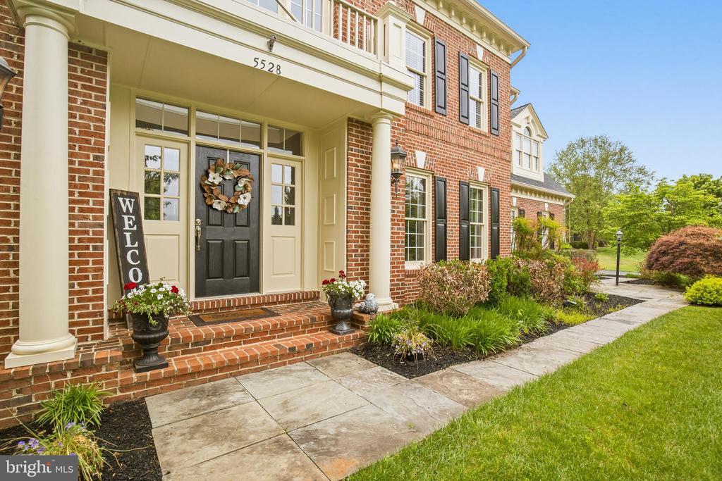 5528 ROAN CHAPEL DRIVE