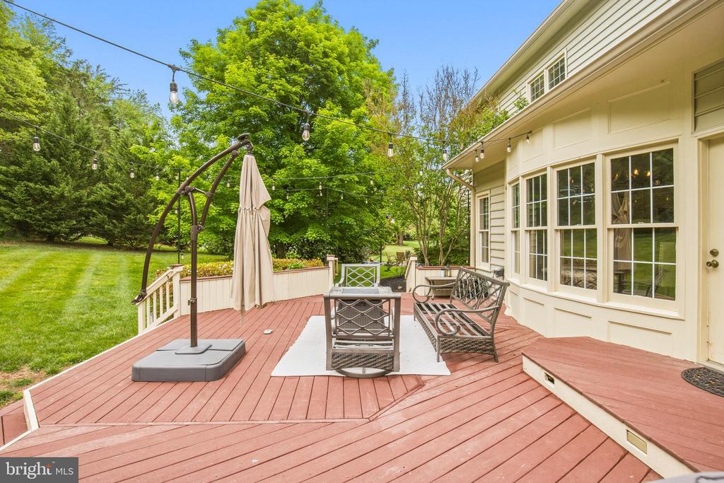 5528 ROAN CHAPEL DRIVE