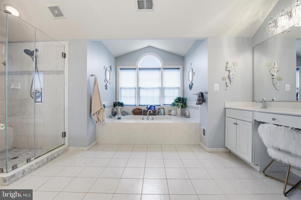 5528 ROAN CHAPEL DRIVE