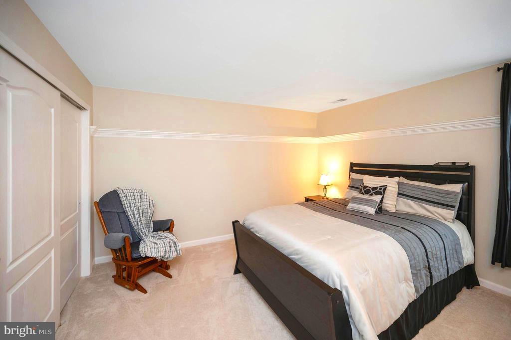 15829 FOURMILE CREEK COURT