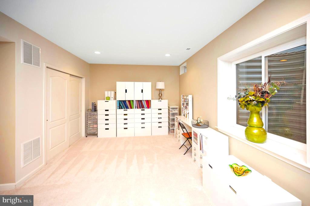 15829 FOURMILE CREEK COURT