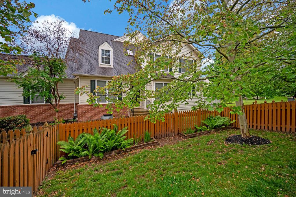 15829 FOURMILE CREEK COURT