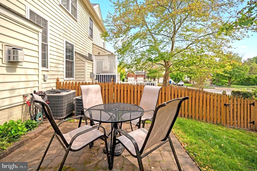 15829 FOURMILE CREEK COURT