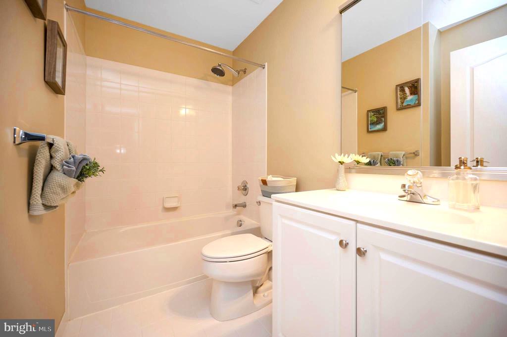 15829 FOURMILE CREEK COURT