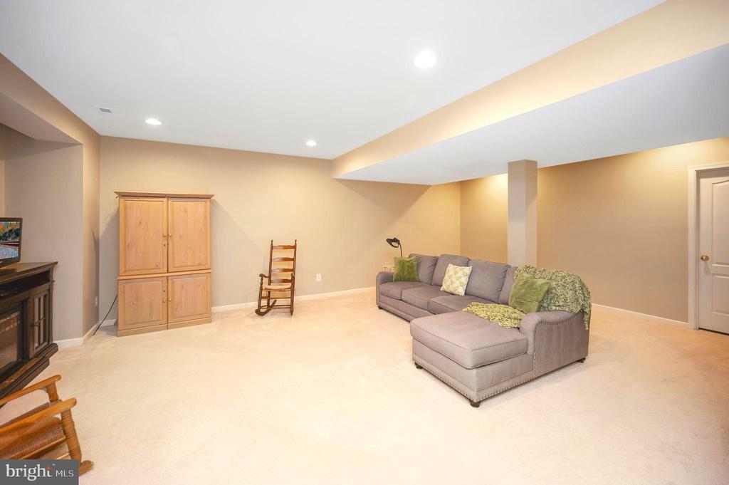 15829 FOURMILE CREEK COURT