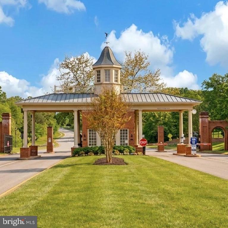 15829 FOURMILE CREEK COURT
