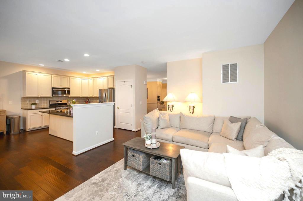 15829 FOURMILE CREEK COURT